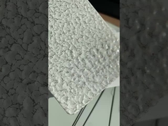 Pulverbeschichtung mit weißer Hammertextur