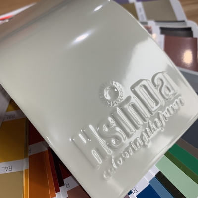 ISO-zertifizierte Hochglanz-RAL7024 RAL7040 Polyester-Pulverbeschichtung Metalloberflächen Dauerfarbspray