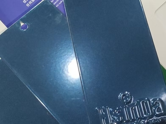 Elegante und langlebige blaue Metallpulverbeschichtung für Fahrzeugteile mit UV-beständigen Eigenschaften